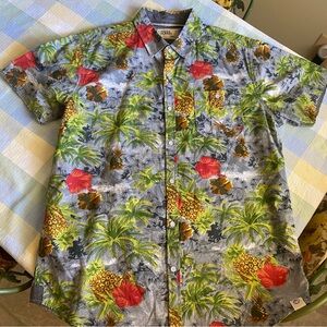 Free Planet NWOT 100% cotton Hawaiian Shirt size LARGE